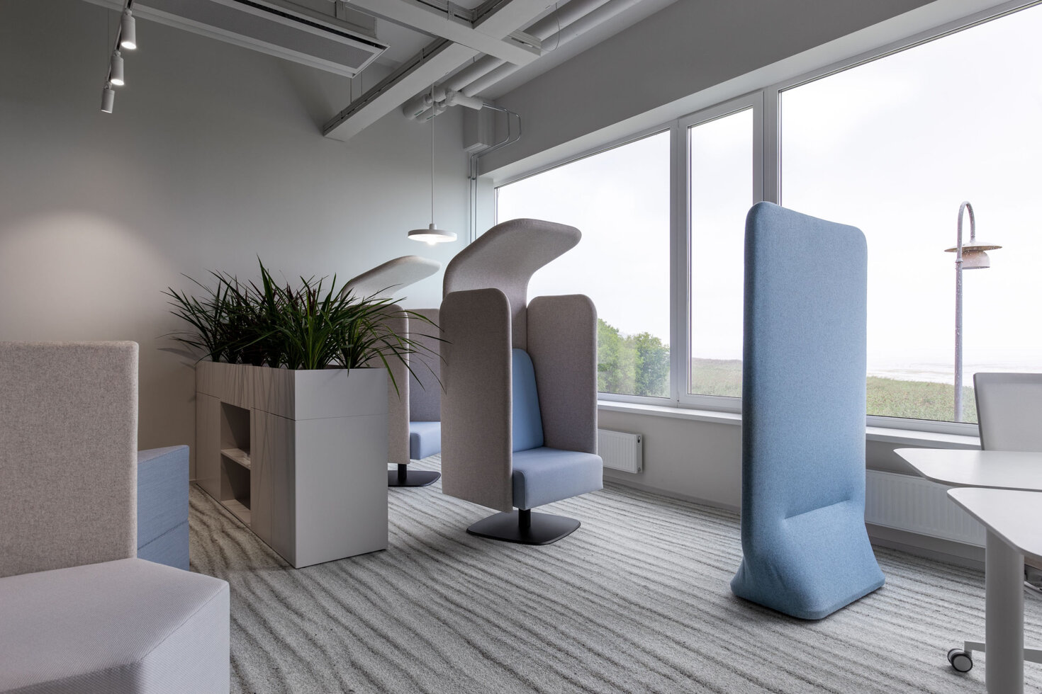 Soundabsorbing furniture helps to create a healthier workspace 40x25